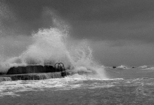 Euro-Med tsunami warning and mitigation system